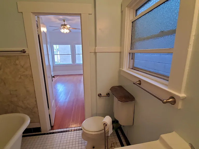 2227 J St — Photo 10