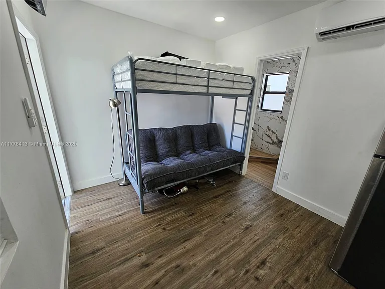 1946 Pierce St #6 — Photo 20
