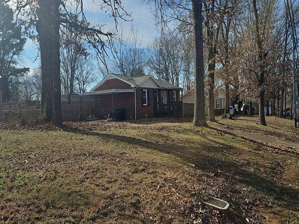 2nd image of 290 Lafayette Rd