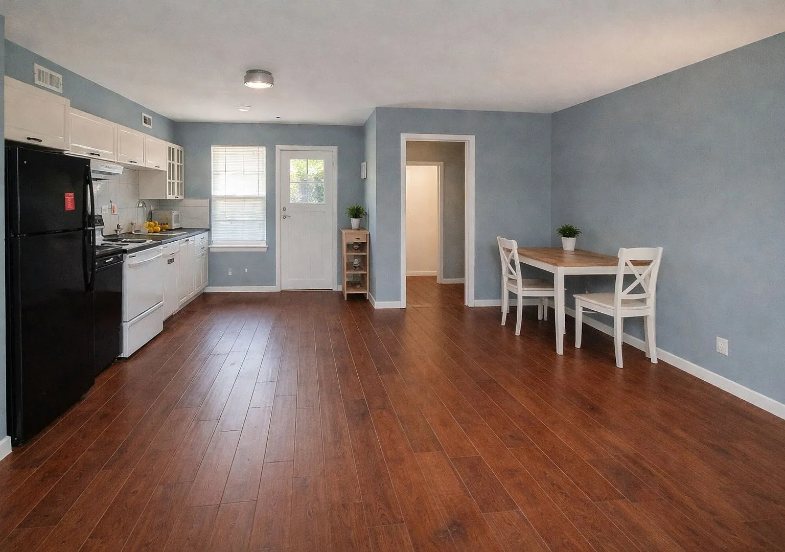 Convenient Denver 2-Bed Condo Near Walmart, Cherry Creek & I-25 — Photo 3
