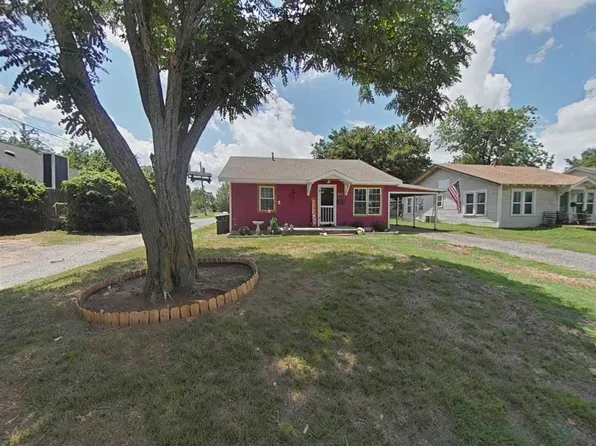 607 N 6th St, Marlow, OK 73055