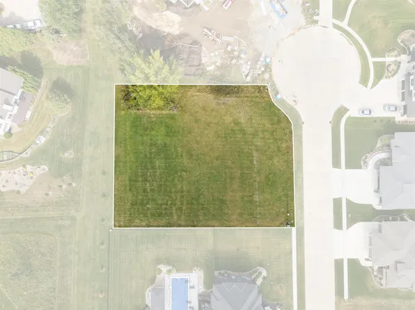 3702 Apollo St, Cedar Falls, IA 50613