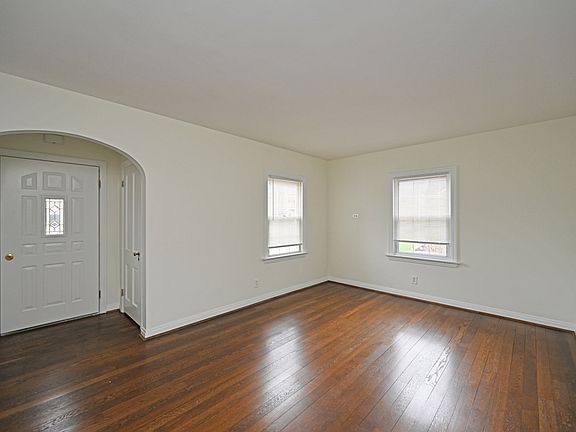 4th image of 7829 Plainfield Rd