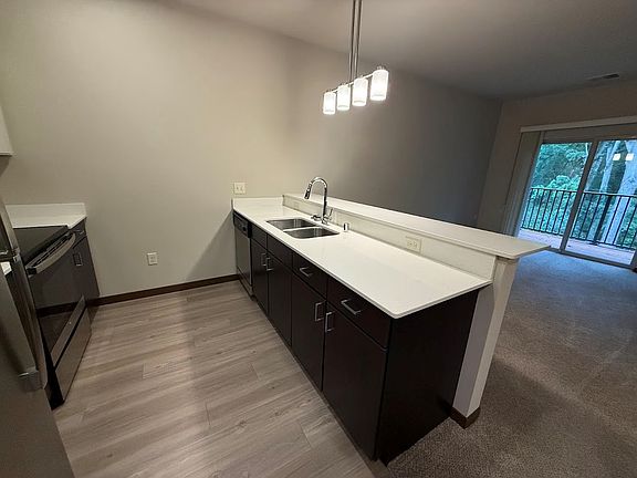 3rd image of 5414 Mineral Point Rd #216