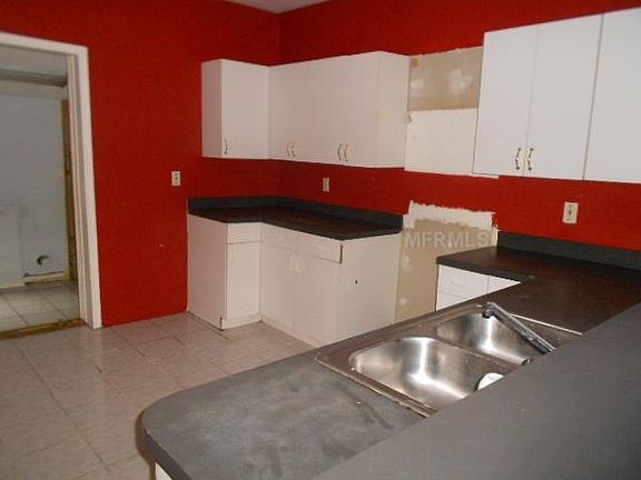 4th image of 216 E Cluster Ave