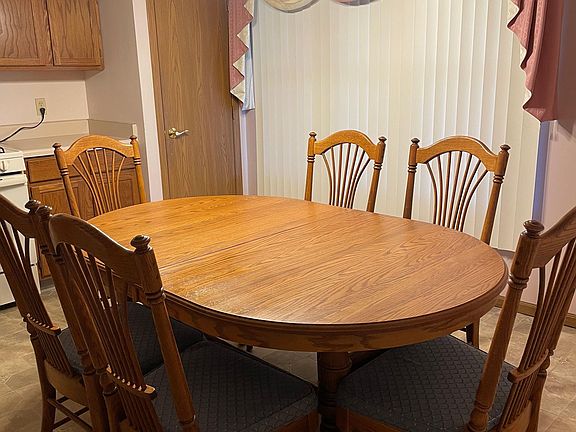 Eat in kitchen 