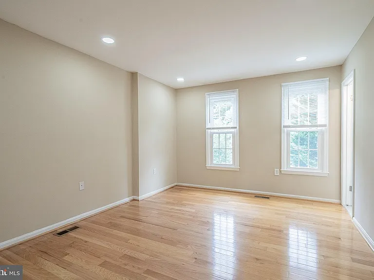 5844 Banning Pl — Photo 26