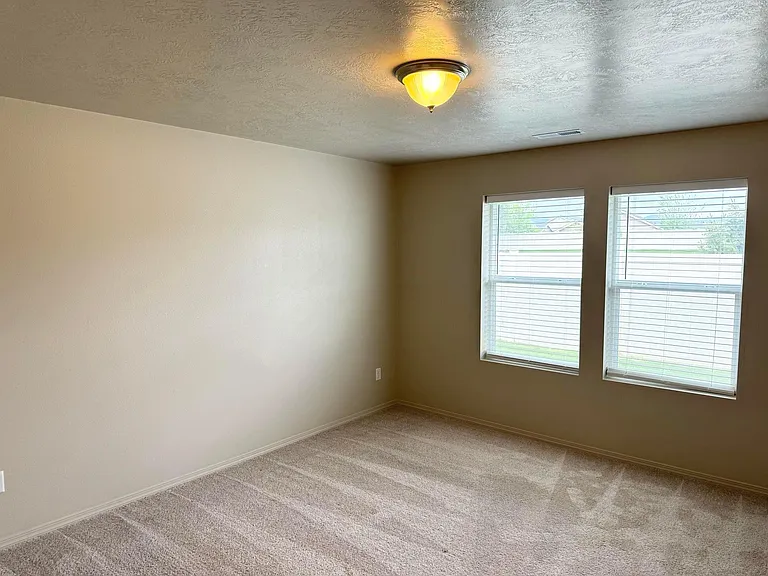 4708 N Alester Ave — Photo 20