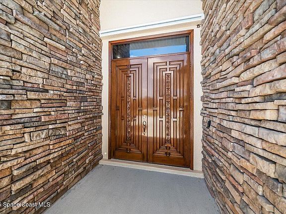 4th image of 3706 Secluded Oak Ct