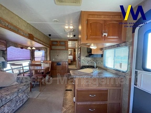 5th image of 642 10th St #Rv