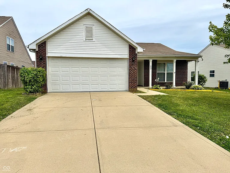 652 Loon Ln — Photo 1
