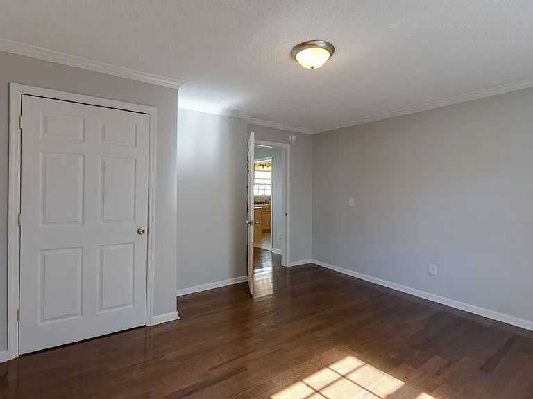2412 Chapel Ave — Photo 9