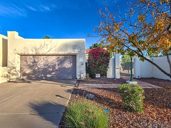 3rd image of 2176 E Loma Vista Dr
