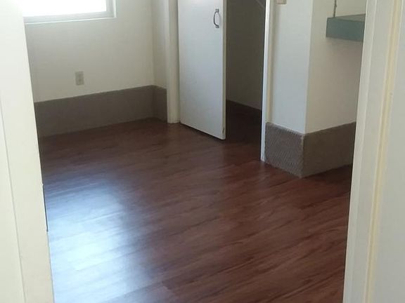 5th image of 108 Green Oaks Dr APT D