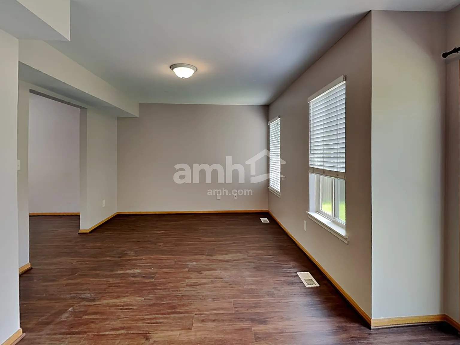 3 bed, 2.5 bath, 1516 sqft, $2,670 — Photo 4