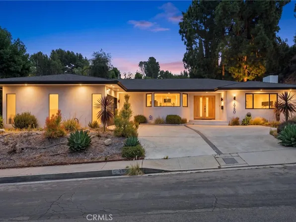2950 Dona Emilia Dr, Studio City, CA 91604