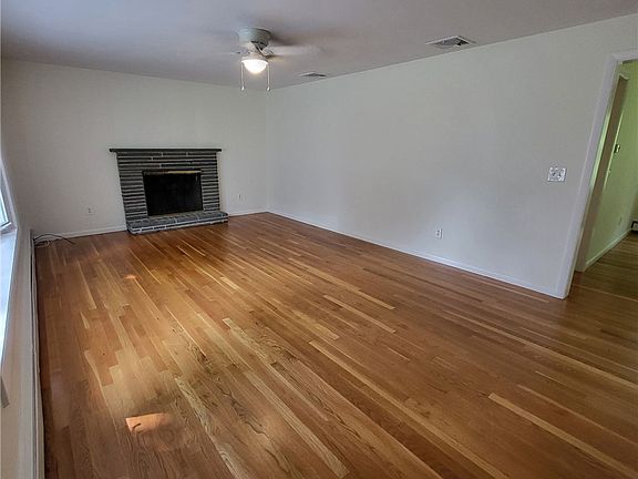 3rd image of 72 Blueberry Dr