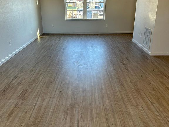3rd image of 6816 Lexington Dr