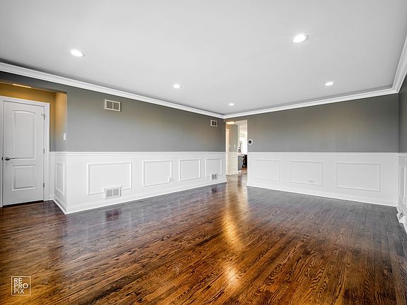 3rd image of 364 Saginaw Ave