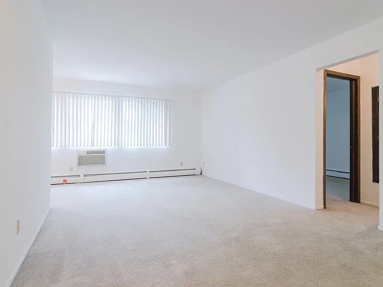 3452 Emerson Ave S — Photo 10