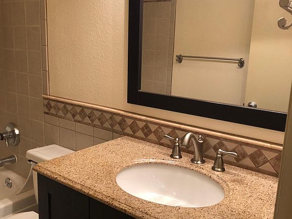 Upstairs full bathroom