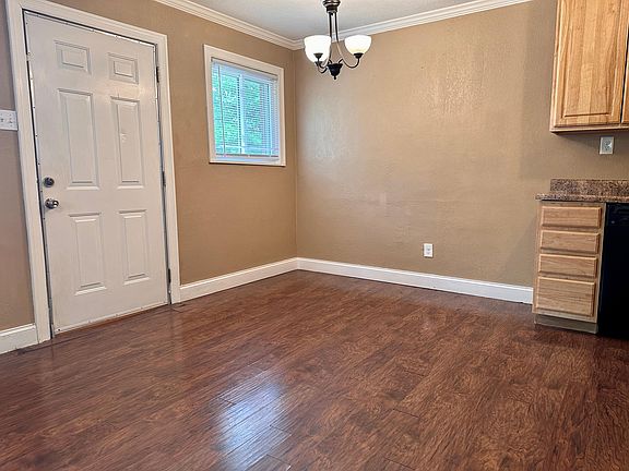 3rd image of 3212 Lafayette Ave APT B
