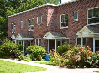 188-10 71st Cres #F, Fresh Meadows, NY 11365