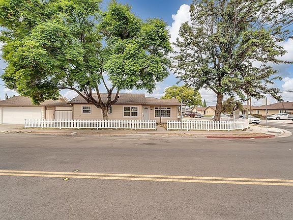 3rd image of 1771 Beverly Blvd