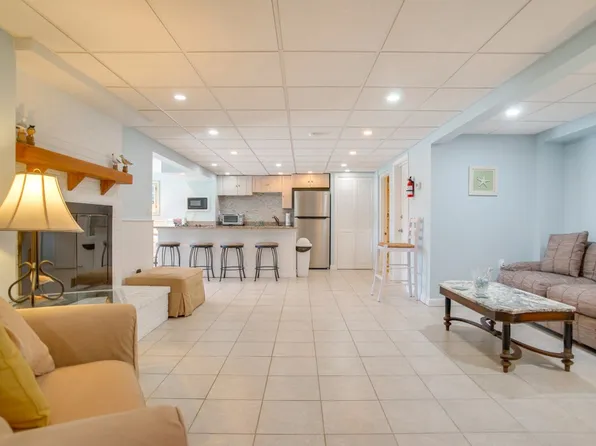 89 Sunset Cir #Id1386128p, Mashpee, MA 02649