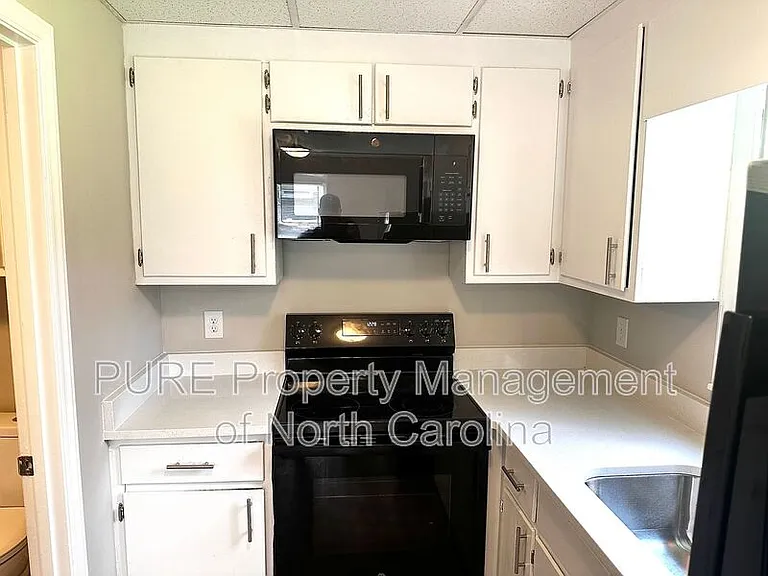 916 W 5th Ave #A — Photo 10