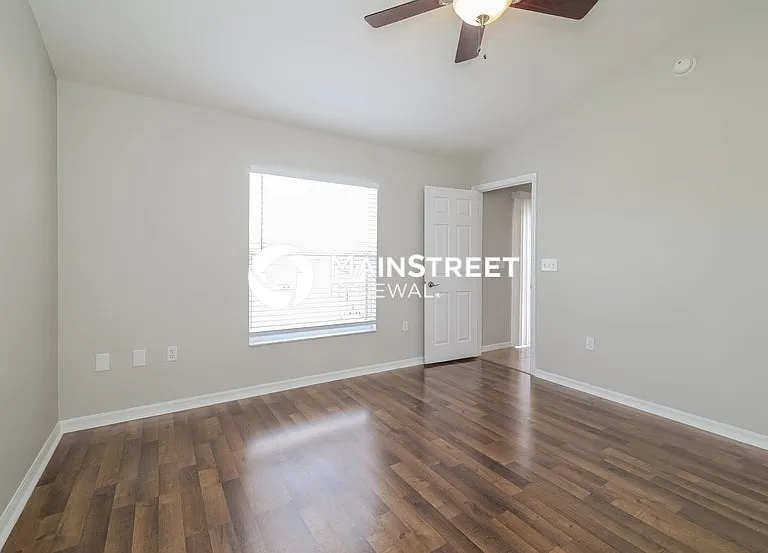 1610 Merrimack Ct — Photo 8