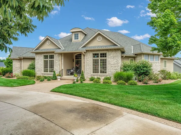 4417 SW Pinebrook Ln, Topeka, KS 66610