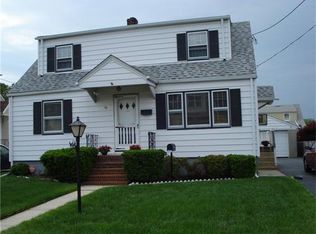 63 S Whittier St, Carteret, NJ