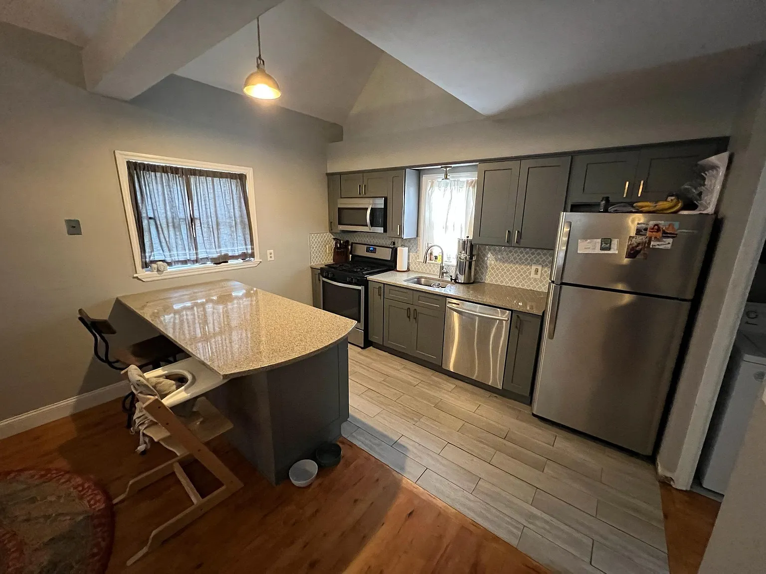 3 bed, 2100 sqft, $3,450 — Photo 2