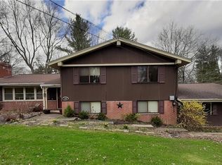 499 Spring Pond Rd, Northfield, OH 44067