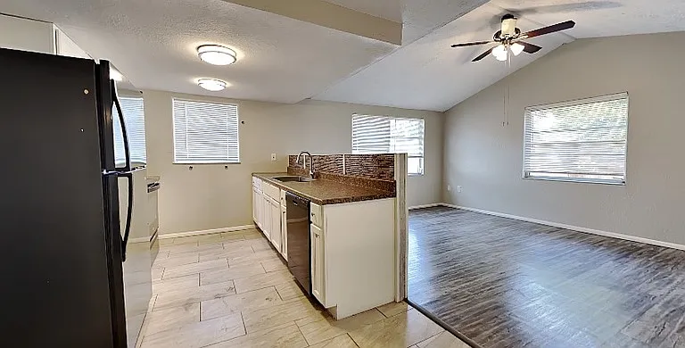7431 San Moritz Dr — Photo 4