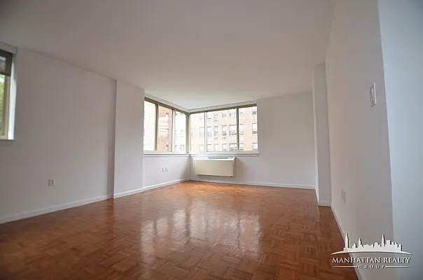 Rented by Manhattan Realty Group | media 1