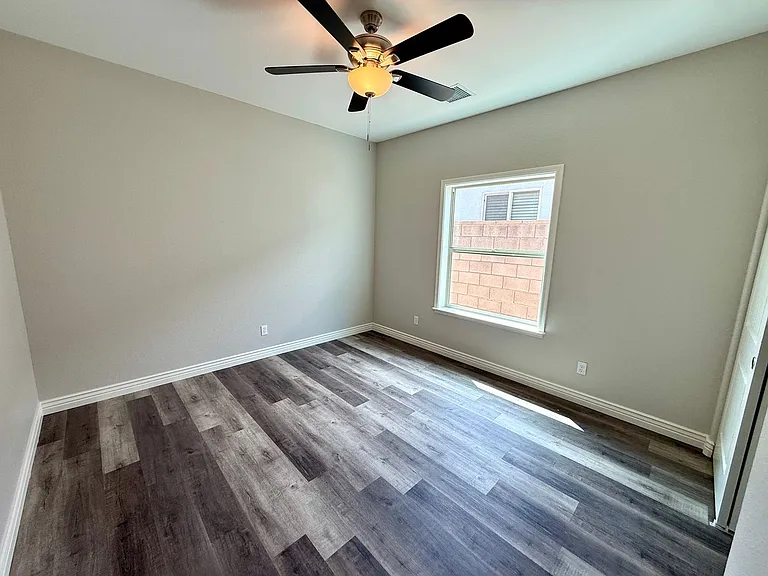 3368 N Apache St — Photo 18