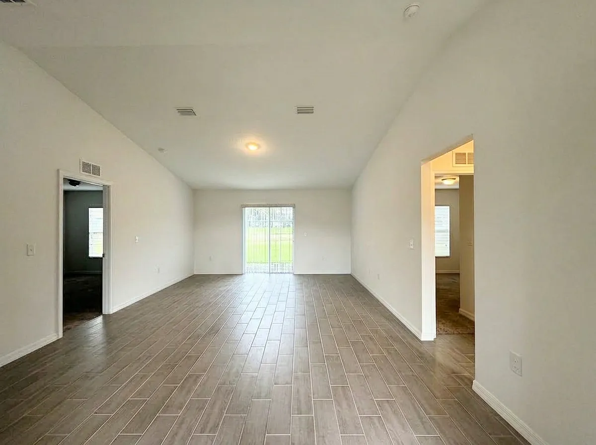 3 bed, 1182 sqft, $1,700 — Photo 4