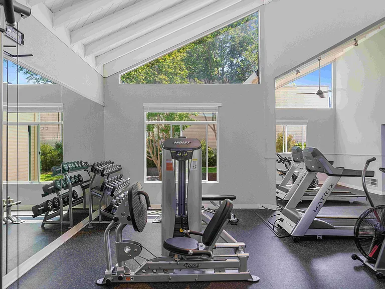 Kensington Park Apartments — Photo 50