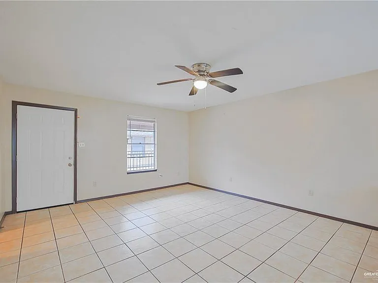 1521 W Nolana Ave #E — Photo 4