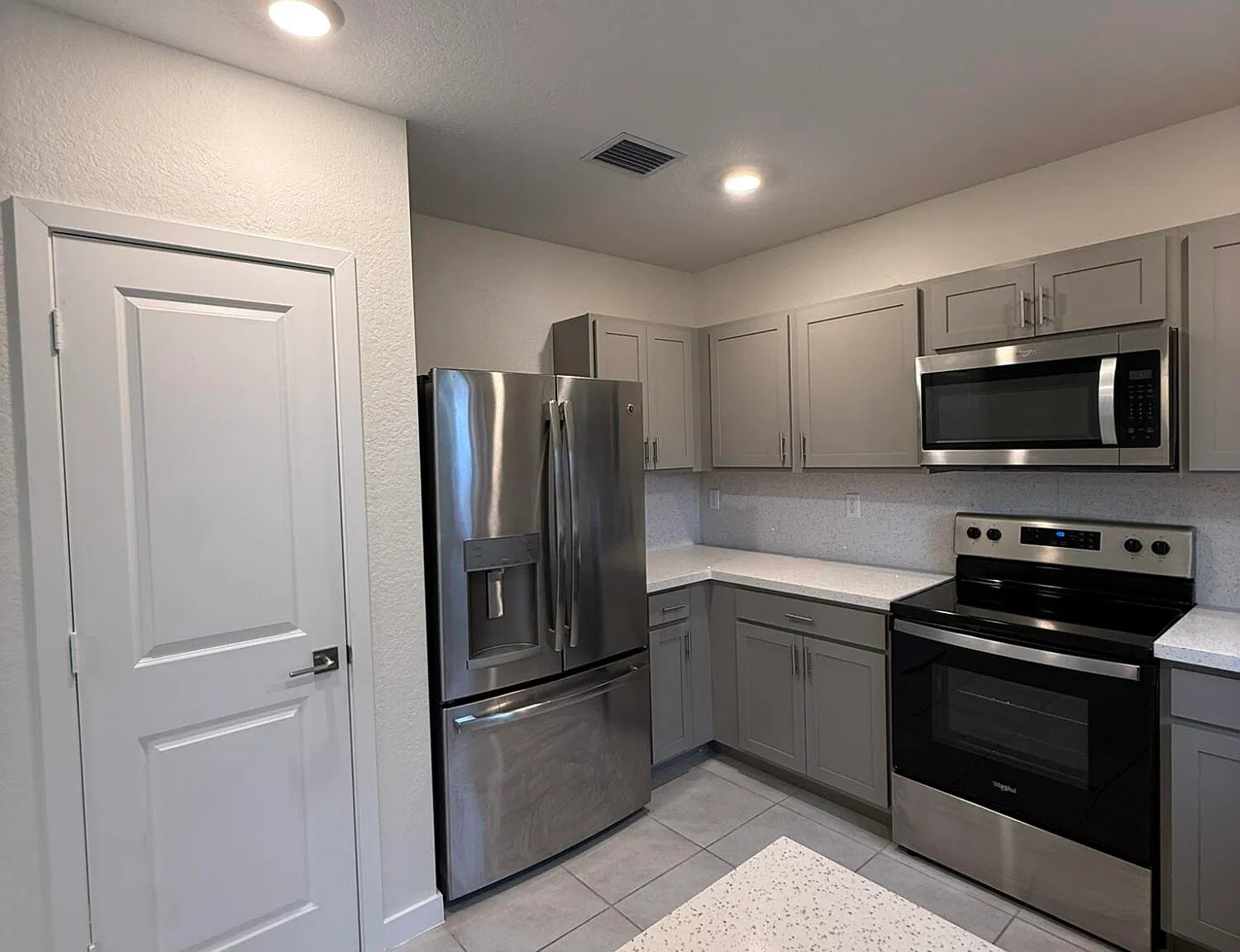 4 bed, 3.0 bath, 1700 sqft, $3,350 — Photo 4