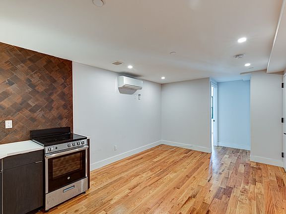 2nd image of 232 Quincy St #22