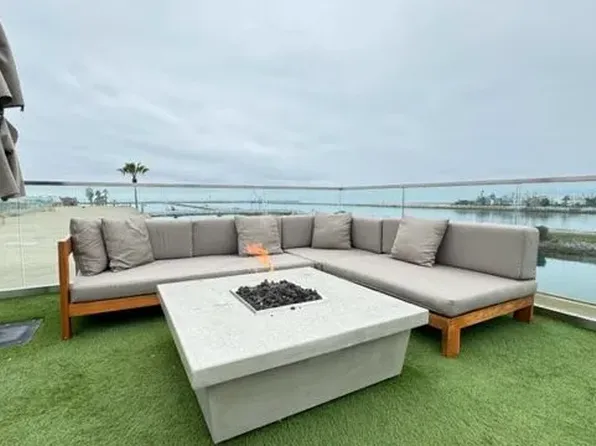 Laguna del Rey Apartments