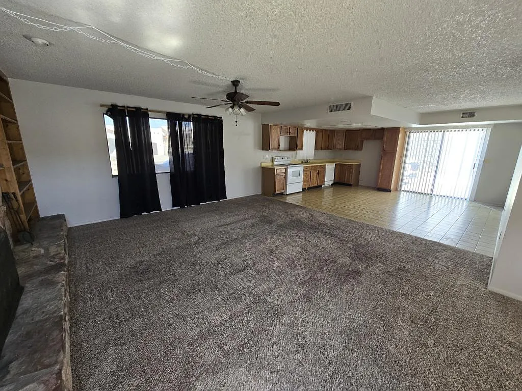 690 Paseo Granada — Photo 3