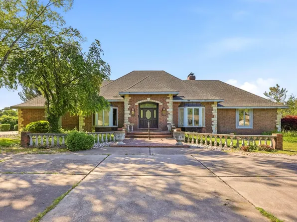 2552 S Skyline Drive, Springfield, MO 65804