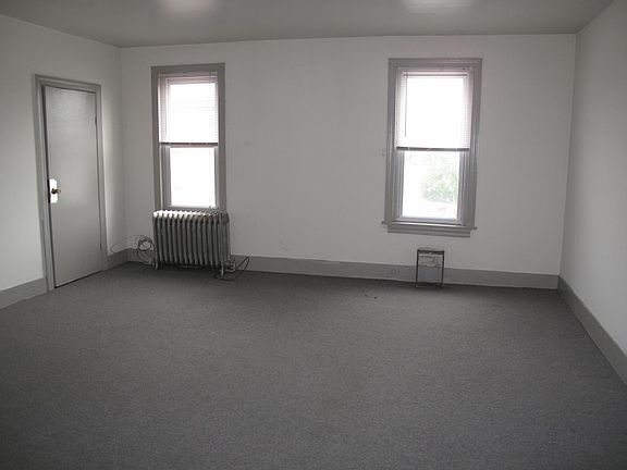 Living Room/Kitchen