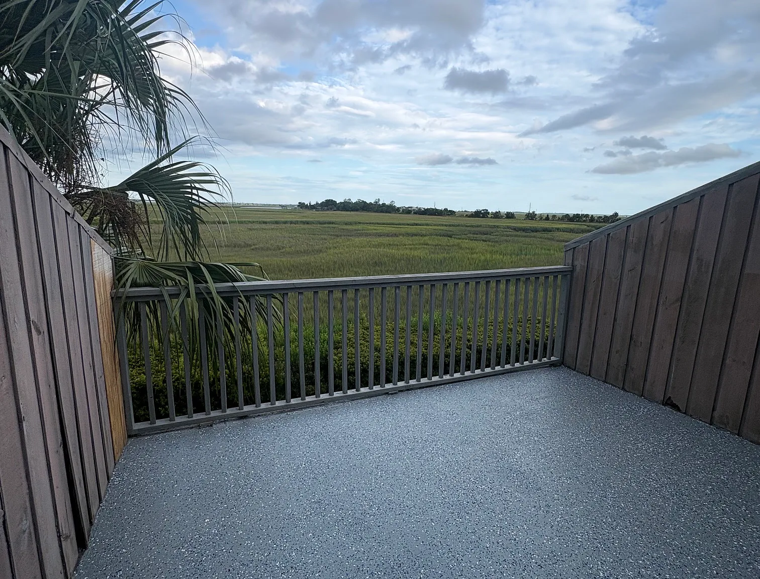 2 bed 1.5 bath marshfront condo (pet friendly) — Photo 3
