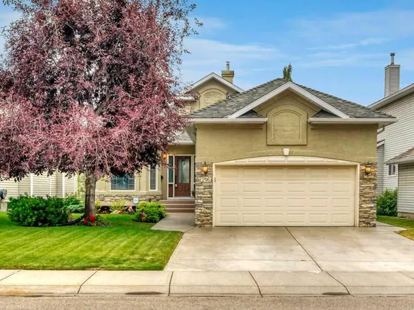 216 E Douglas Woods Hl SE, Calgary, AB T2Z 3B1