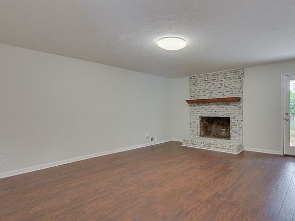 5th image of 4505 Glennwood Dr
